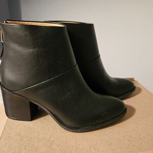 Nisolo Dari Black Ankle Boots.  Womens Size 7